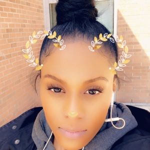 Meet your Posher, Monique